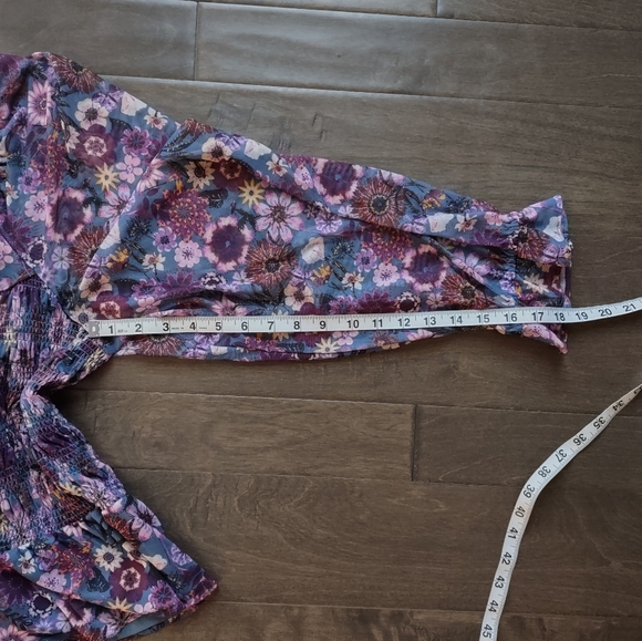 LC Lauren Conrad Smocked Floral Print Top NWT - Picture 15 of 15